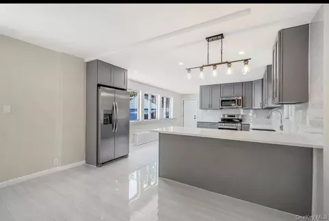 530 Washington Ave, West Hempstead, NY 11552