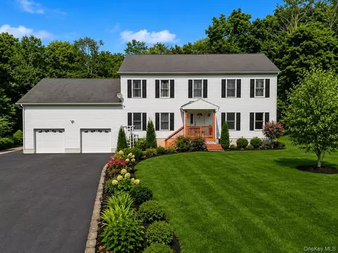 74 Losee Rd, Wappinger, NY 12590