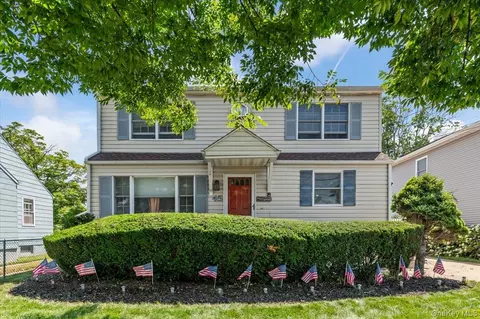 45 Concord Ave, Bethpage, NY 11714
