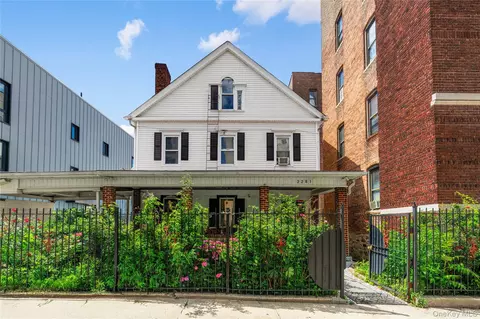 2281 Loring Pl, New York, NY 19468