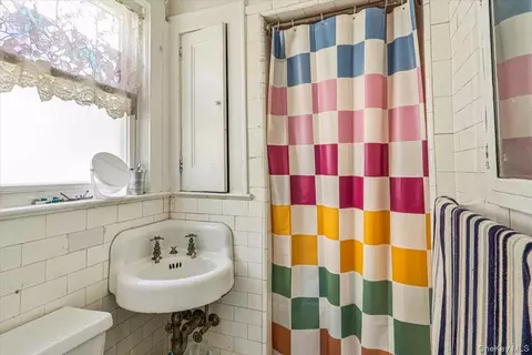 Bath - 32-07 148th St, Flushing, NY 11354 photo 3 of 4