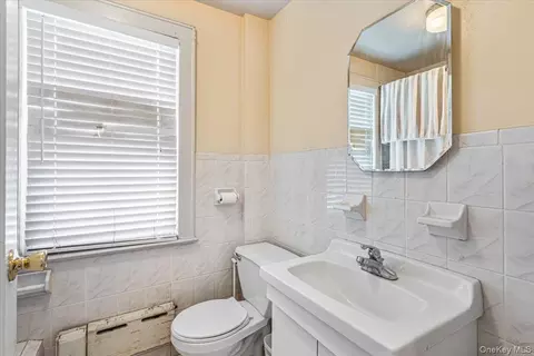 Bath - 32-07 148th St, Flushing, NY 11354 photo 2 of 4