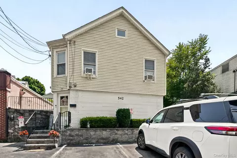 542 Commerce St, Mount Pleasant, NY 10532