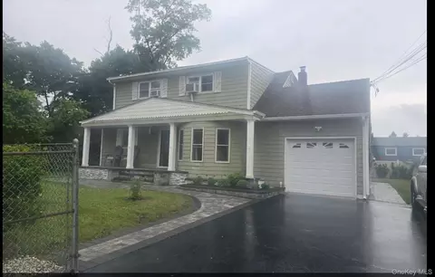 18 Cyprus Ave, Brentwood, NY 11717