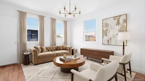 1148 E 211th St, New York, NY 10469