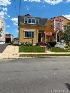 13743 233rd St, New York, NY 11422