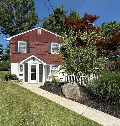 404 Tompkins Ave, Clarkstown, NY 10960