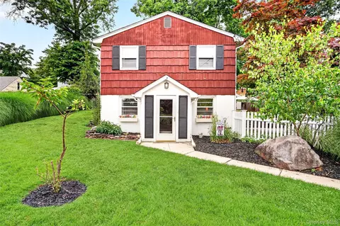 404 Tompkins Ave, Clarkstown, NY 10960