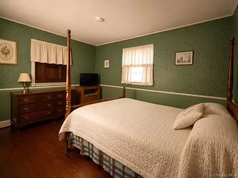 Bedroom - 212 Union Ave, Brookhaven, NY 11772 photo 3 of 6
