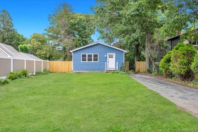 438 Auborn Ave, Shirley, NY 11967
