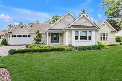129 Fillmore St, Centerport, NY 11721