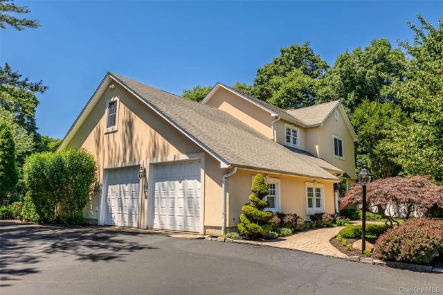 14 Fairway Dr, Port Jefferson, NY 11777