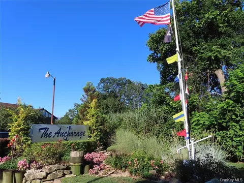 103 Mariners Way, Copiague, NY 11726