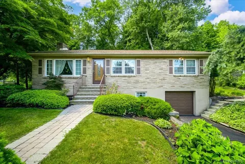 21 Midland Ave, Central Valley, NY 10917