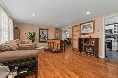 11 Fleetwood Dr, Goshen, NY 10924