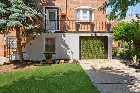 1321 Gillespie Ave, New York, NY 10461