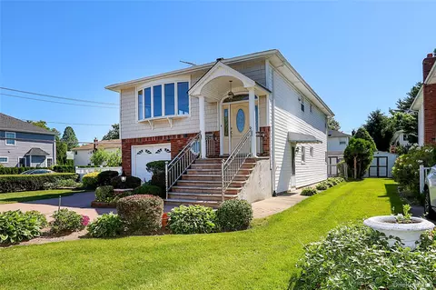 49 Lee Ave, North Hempstead, NY 11507