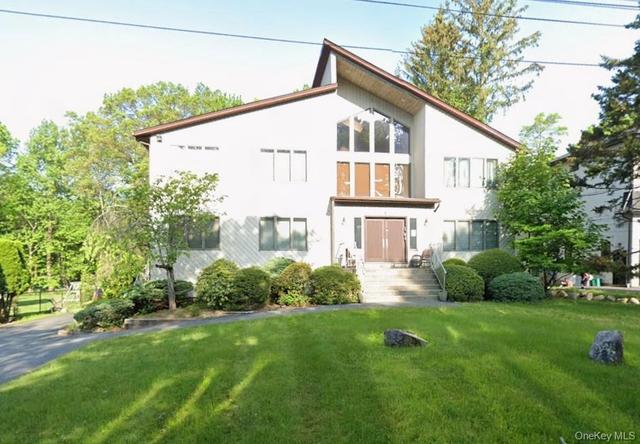 9 Carlton Ln, Ramapo, NY 10952