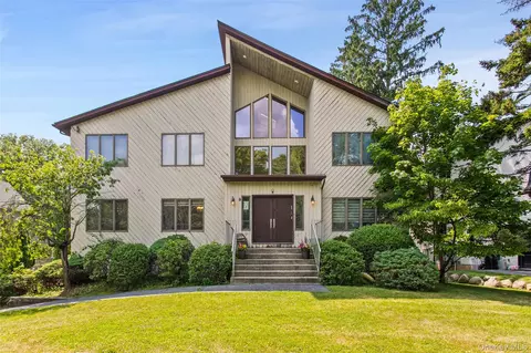 9 Carlton Ln, Ramapo, NY 10952