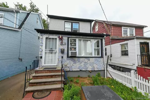 14214 Sutter Ave, South Ozone Park, NY 11436