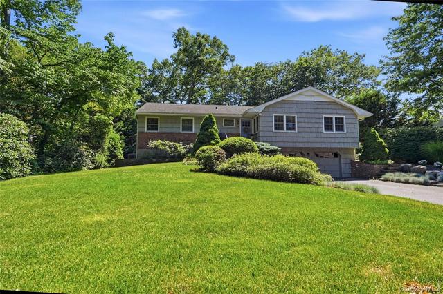 115 Autumn Dr, Hauppauge, NY 11788