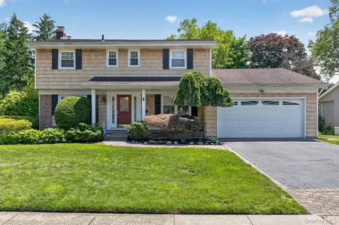 6 W Oak Hl, Oyster Bay, NY 11771