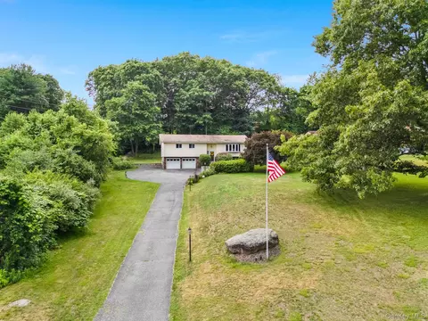 5 Gardineer Rd, Putnam Valley, NY 10579