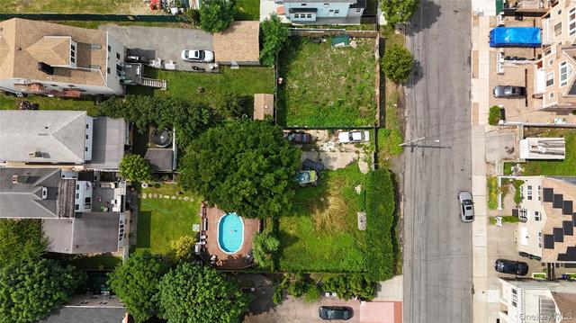 819 Dean Ave, New York, NY 10465