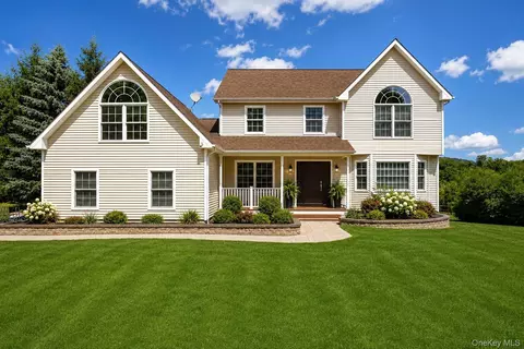 89 Brookside Ln, Union Vale, NY 12540