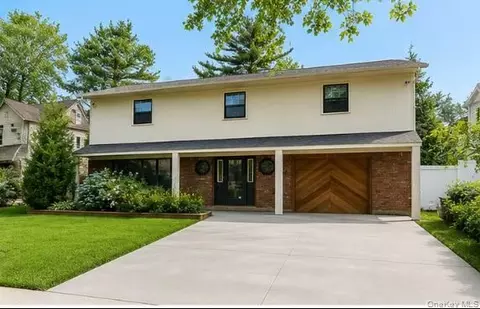 3320 Frederick St, Oceanside, NY 11572