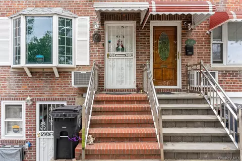 4318 195th St, Flushing, NY 11358