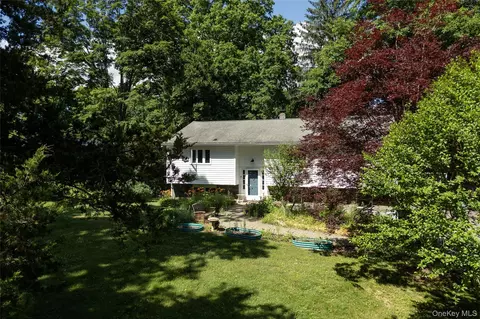 22 Crosmour Rd, Rhinebeck, NY 12572