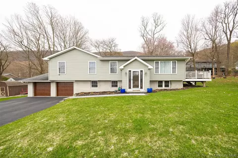 Exterior - 8 Willow Rd, Beacon, NY 12508 photo 2 of 9
