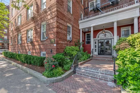 114-20 Queens Blvd #E9, New York, NY 11375