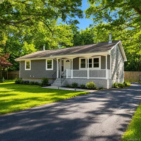 84 Flower Rd, Mastic Beach, NY 11951