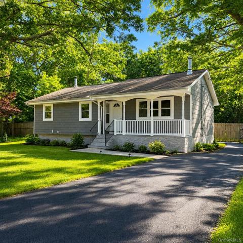 84 Flower Rd, Mastic Beach, NY 11951