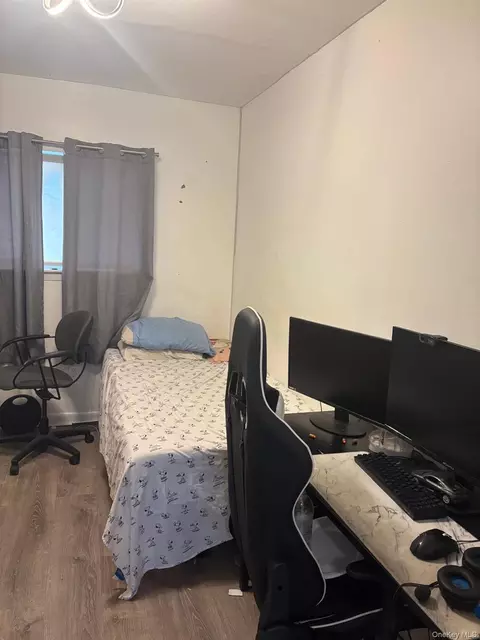 Bedroom - 277 Graff Ave, New York, NY 10465 photo 3 of 5