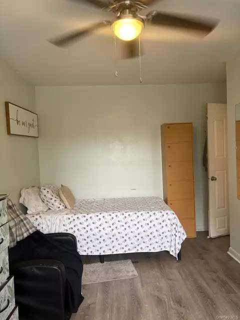 Bedroom - 277 Graff Ave, New York, NY 10465 photo 4 of 5