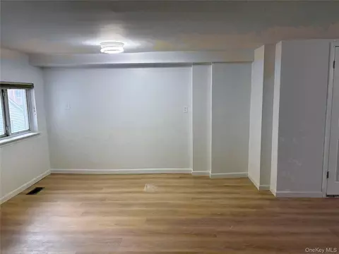 277 Graff Ave, New York, NY 10465