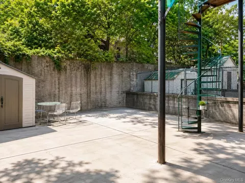 Exterior - 277 Graff Ave, New York, NY 10465 photo 2 of 2