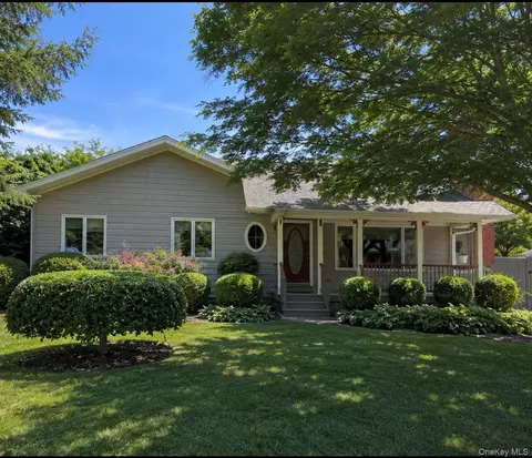 265 6th Ave, Saint James, NY 11780