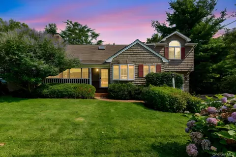 1 Cedar Dr, Huntington, NY 11743