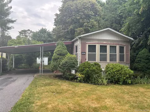 101 West Ln #42B WITT LANE, Riverhead, NY 11901