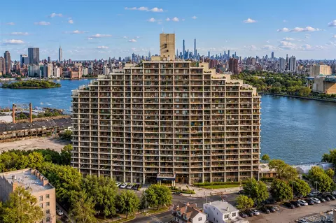 25-40 Shore Blvd #15Q, New York, NY 11222