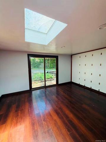 125 Baker Hill Rd, North Hempstead, NY 11023
