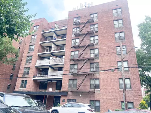 38-25 Parsons Blvd #5A, Flushing, NY 11354