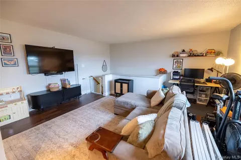 136-65 68th Dr #B, Flushing, NY 11367