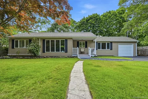 76 Lyman Rd, Brookhaven, NY 11772