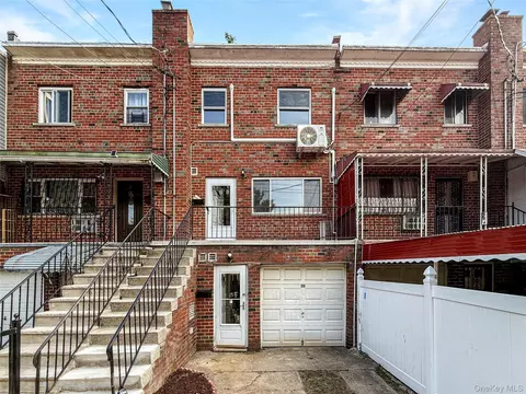 806 E 227th St, New York, NY 10466