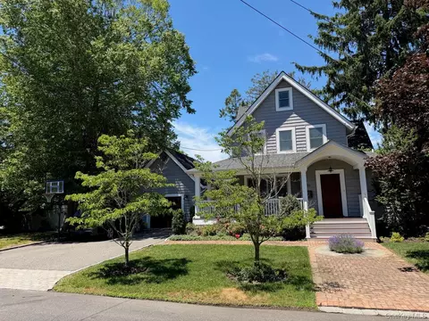 23 Annetta Ave, Northport, NY 11768